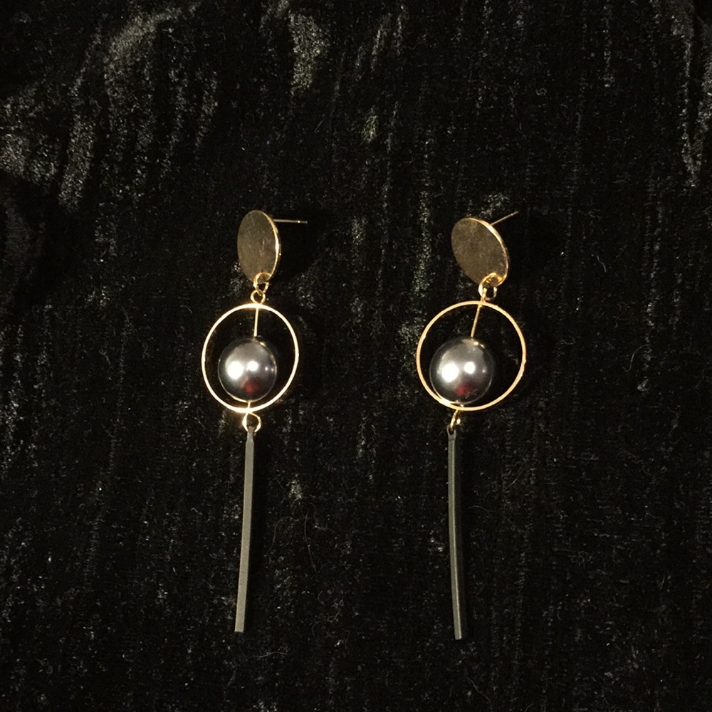 Geometric Simple Earring - Picture 2 of 2